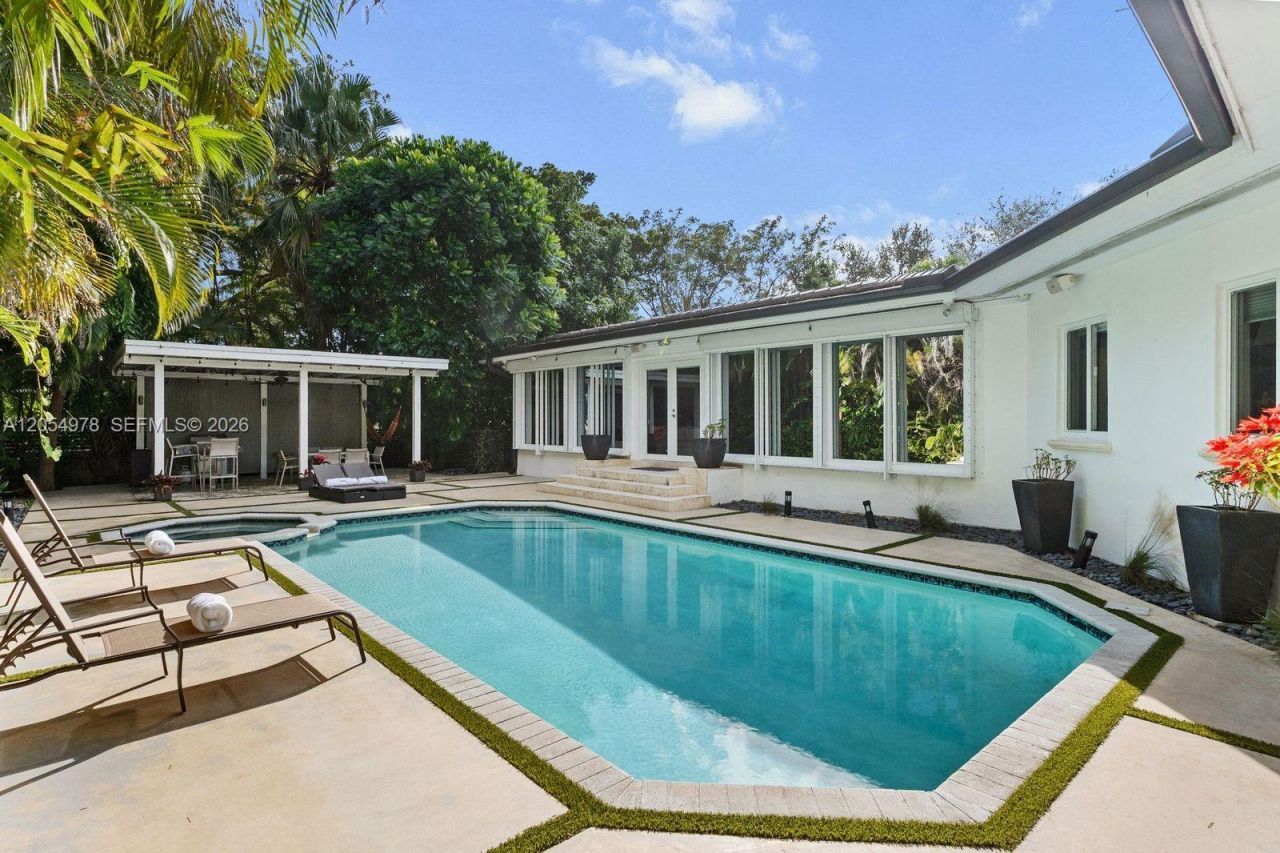 6511 Riviera Dr , Coral Gables, FL 33146 Photo