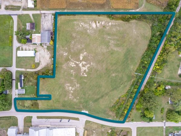 105 N Wabash Street, Hartford City, IN 47348