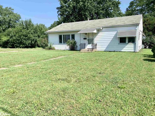 2004 Agency Street, Burlington, IA 52601