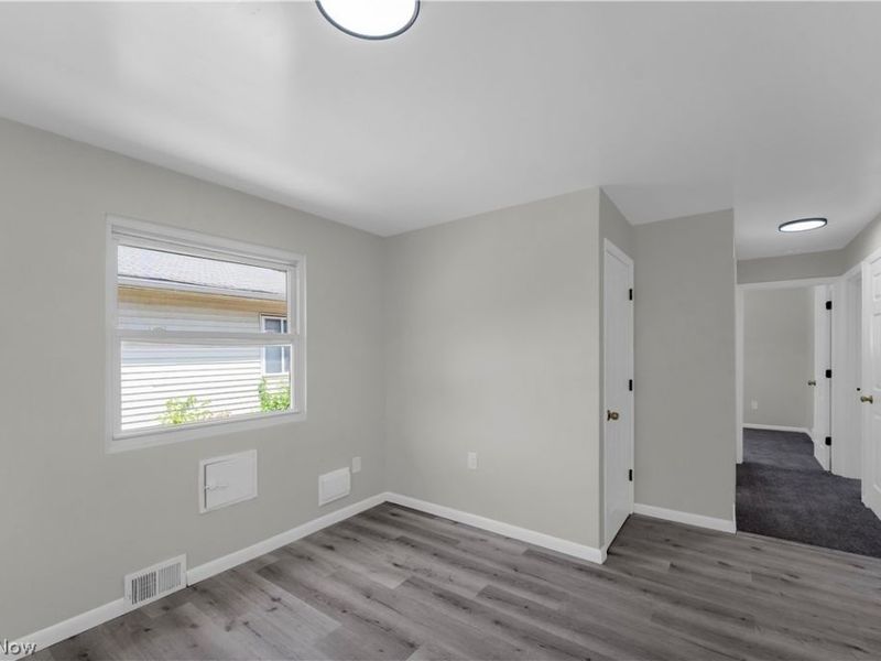 4417 E 156th Street , Cleveland, OH 44128 Photo 8