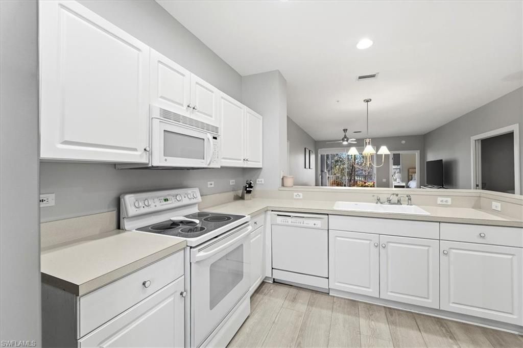 8259 Parkstone Pl, Unit 202, Naples, FL 34120 Photo