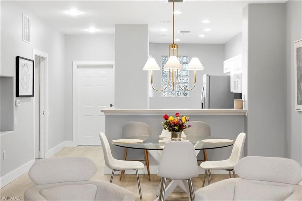 8259 Parkstone Pl, Unit 202, Naples, FL 34120 Photo