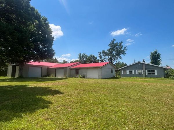 9198 U.S. 160 , Isabella, MO 65676