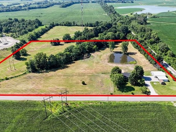 21001 E 307 Street, Harrisonville, MO 64701