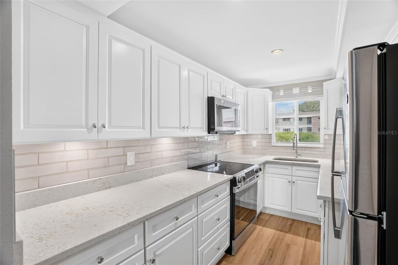 4570 Overlook Drive Ne, Unit 175, Saint Petersburg, FL 33703 Photo
