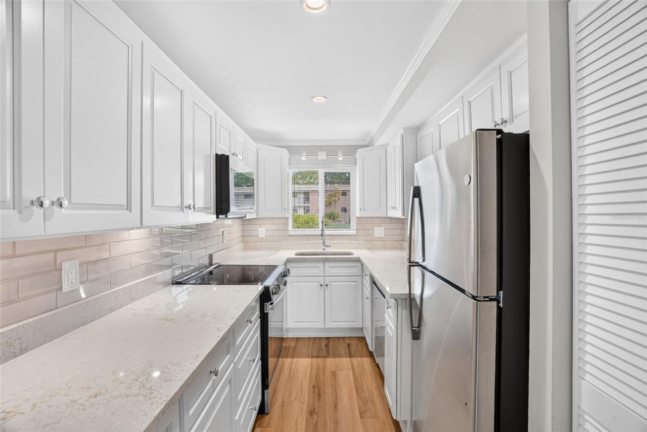 4570 Overlook Drive Ne, Unit 175, Saint Petersburg, FL 33703 Photo