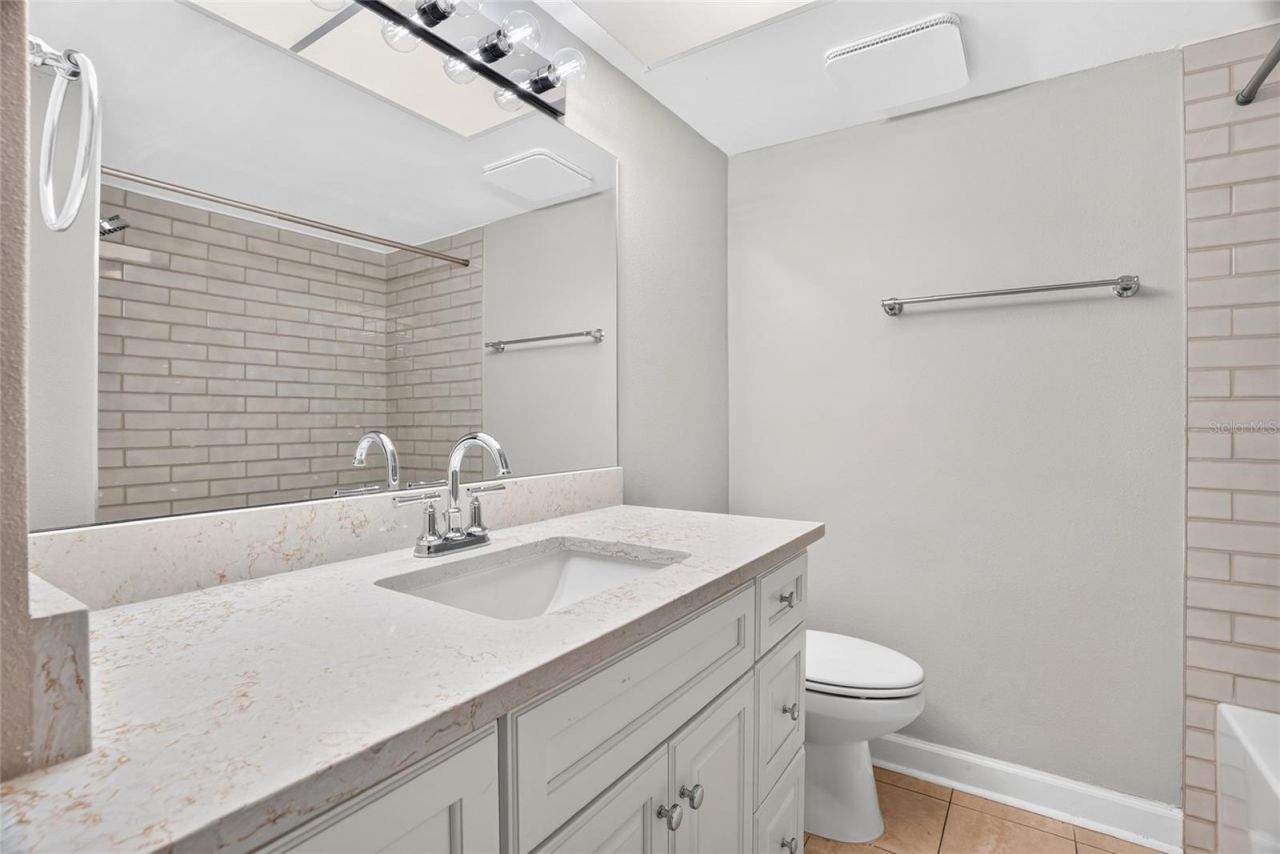4570 Overlook Drive Ne, Unit 175, Saint Petersburg, FL 33703 Photo