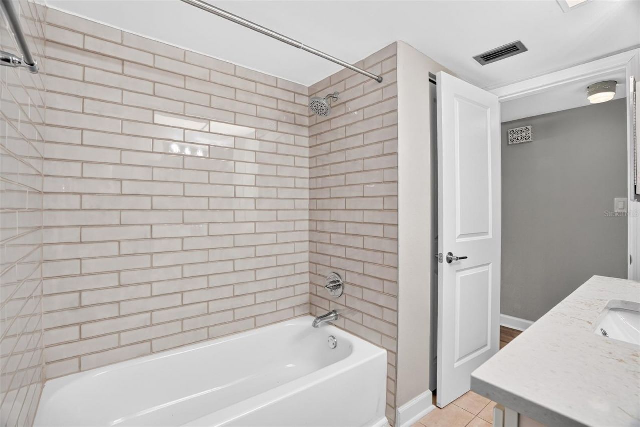 4570 Overlook Drive Ne, Unit 175, Saint Petersburg, FL 33703 Photo