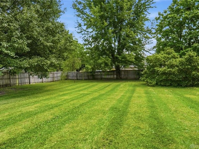 4253 Frontenac Drive, Beavercreek, OH 45440 Photo 16