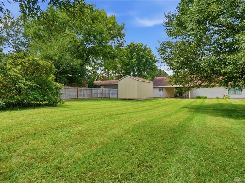 4253 Frontenac Drive, Beavercreek, OH 45440 Photo 17