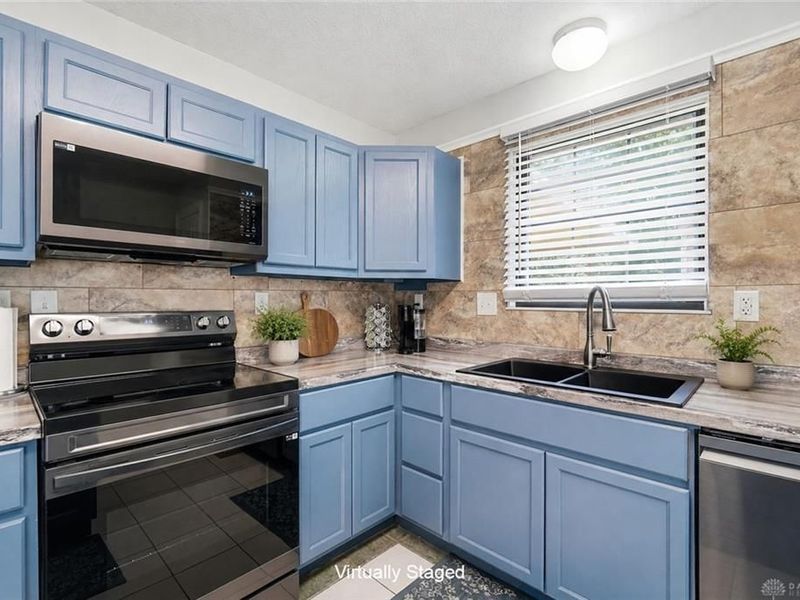 4253 Frontenac Drive, Beavercreek, OH 45440 Photo 6