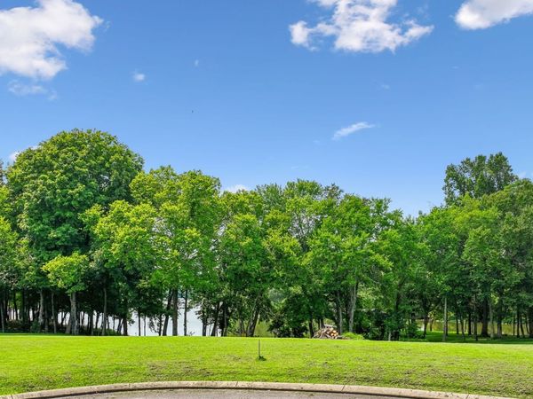 1060 Emerald Valley Dr , Castalian Springs, TN 37031