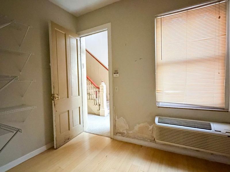 24 E University Avenue, Cincinnati, OH 45219 Photo 11