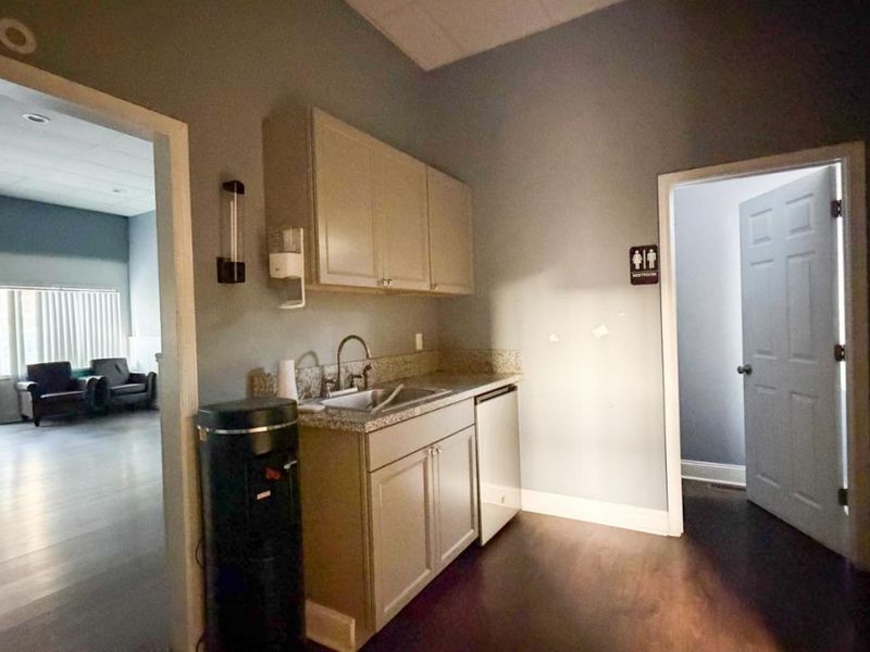 24 E University Avenue, Cincinnati, OH 45219 Photo 13