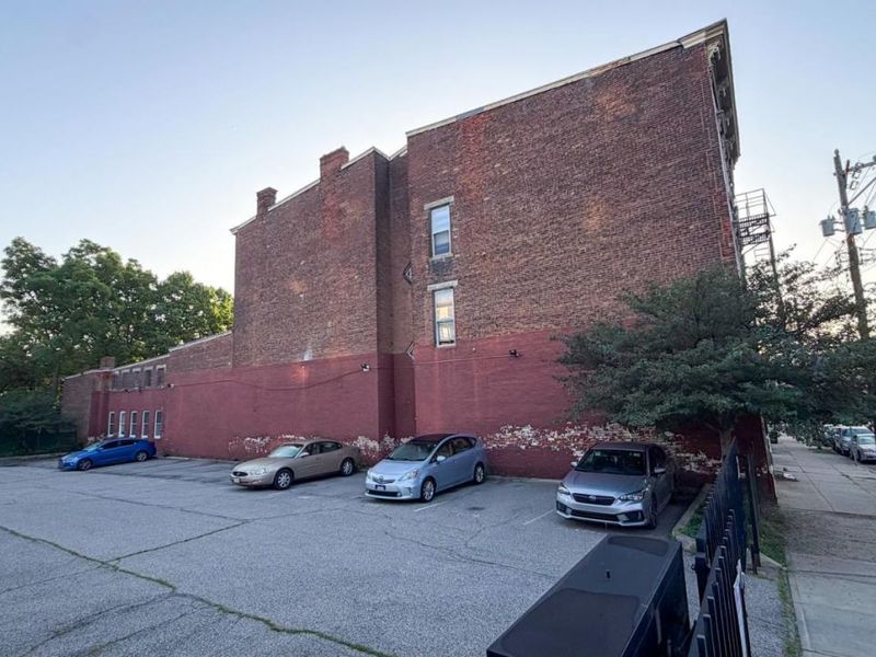 24 E University Avenue, Cincinnati, OH 45219 Photo 3