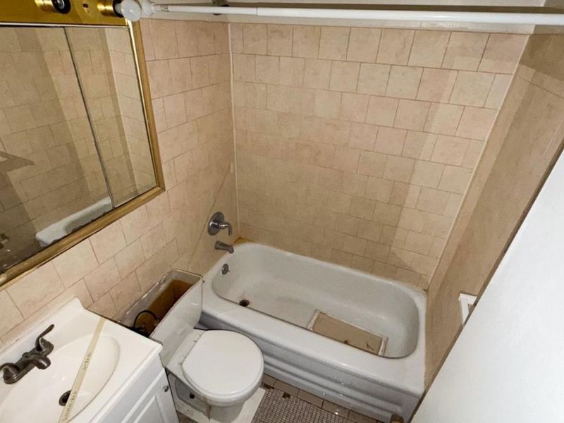 24 E University Avenue, Cincinnati, OH 45219 Photo 48