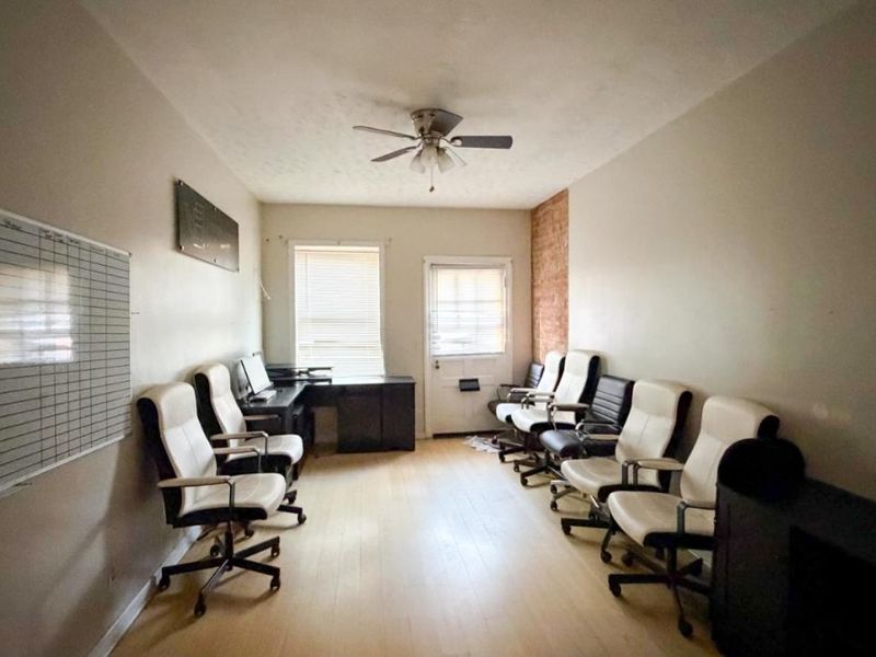 24 E University Avenue, Cincinnati, OH 45219 Photo 8