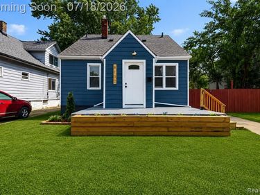 8132 Cadillac Avenue, Warren, MI 48089