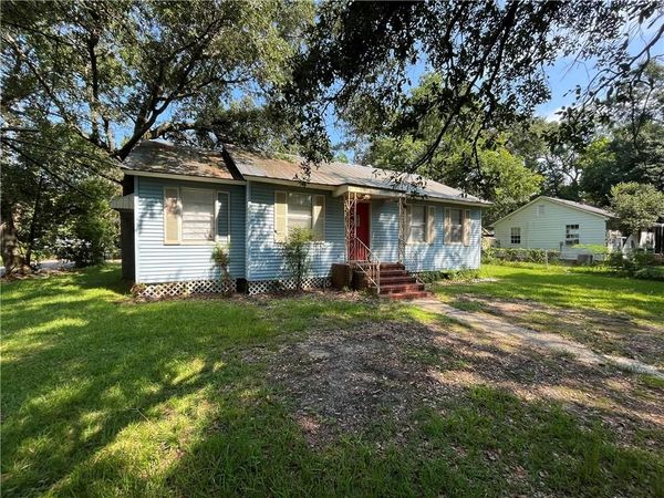 201 1st Street , Chickasaw, AL 36611