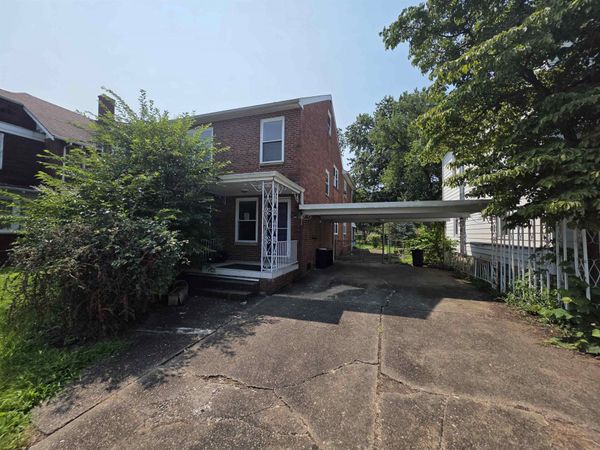 825 12th Avenue, Huntington, WV 25701