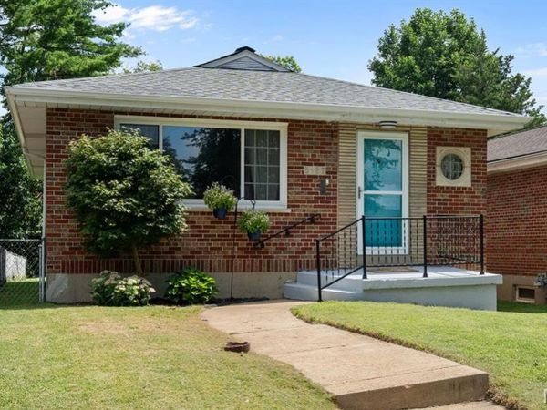 3927 French Court , St Louis, MO 63116
