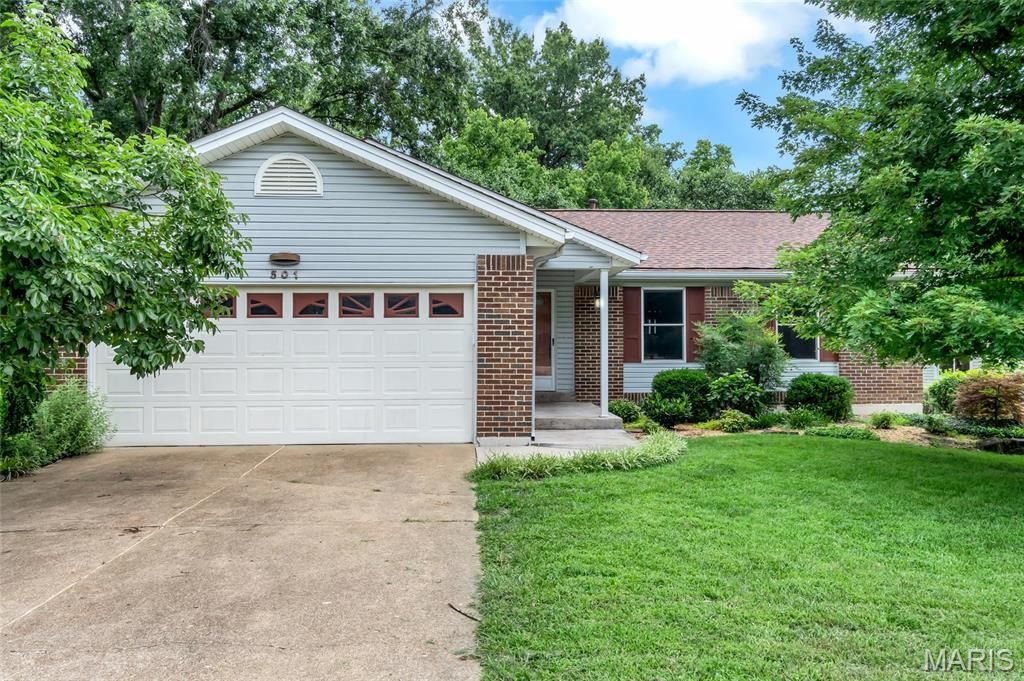 501 Echo Hill Court , Ballwin, MO 63021 Main Photo