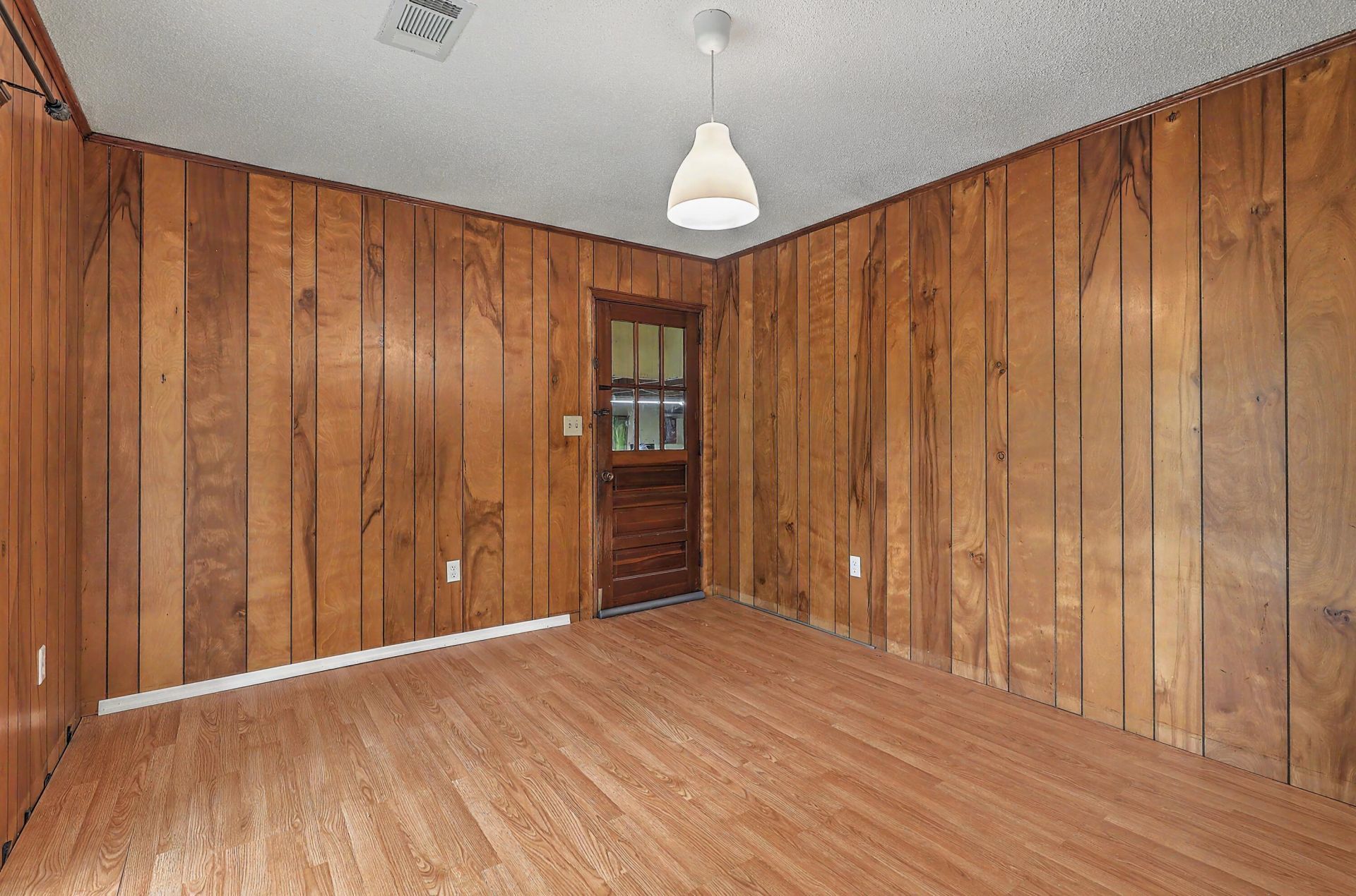 5308 Holden Street Photo 10