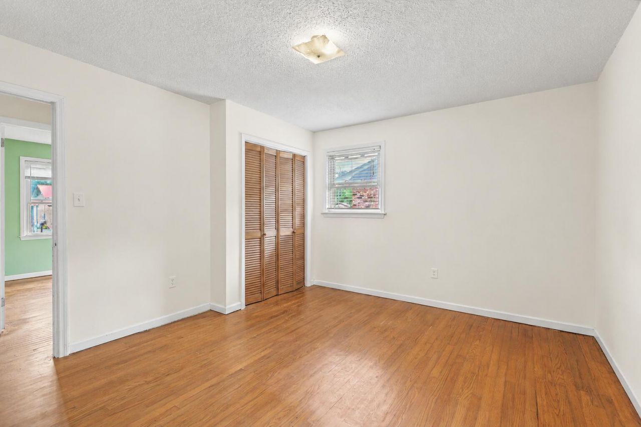 5308 Holden Street Photo 14