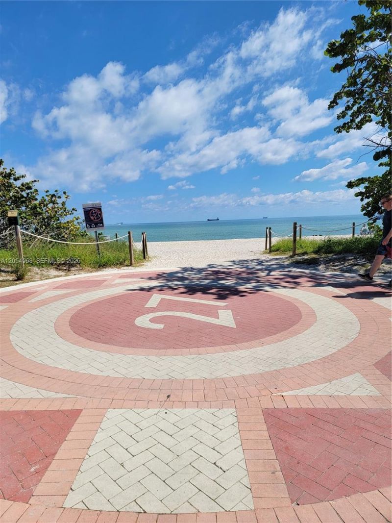 2655 Collins Ave , Unit 608, Miami Beach, FL 33140 Photo