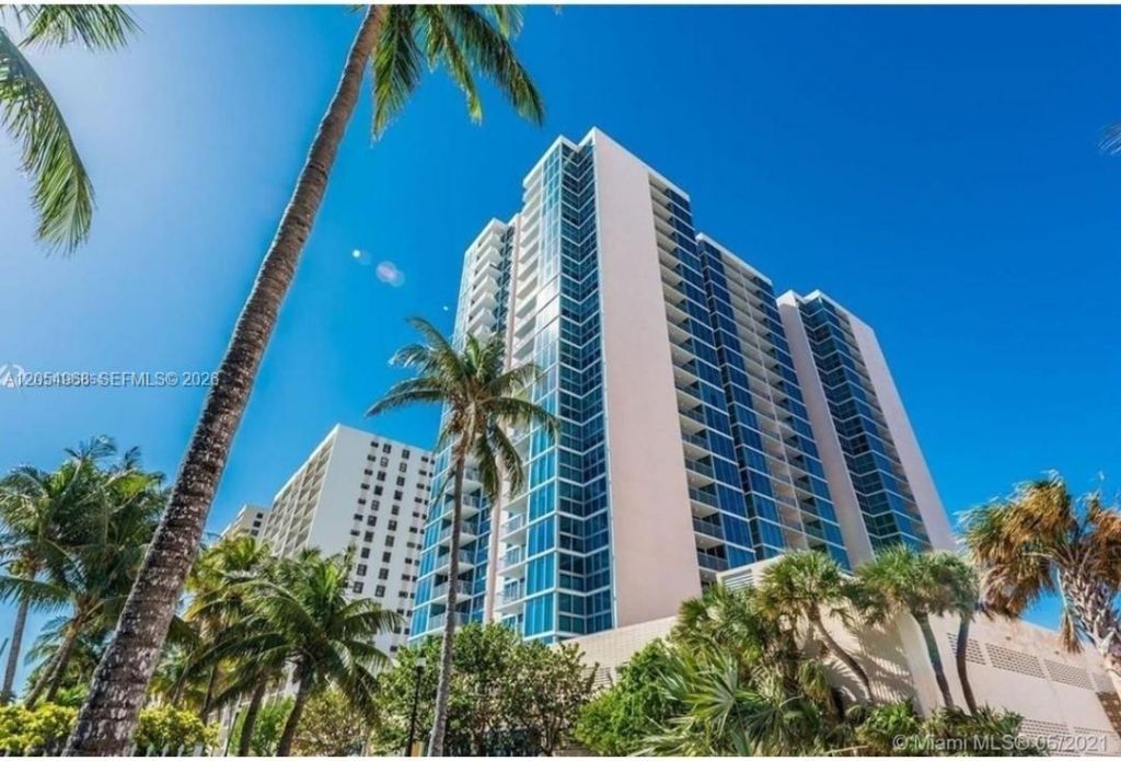 2655 Collins Ave , Unit 608, Miami Beach, FL 33140 Photo