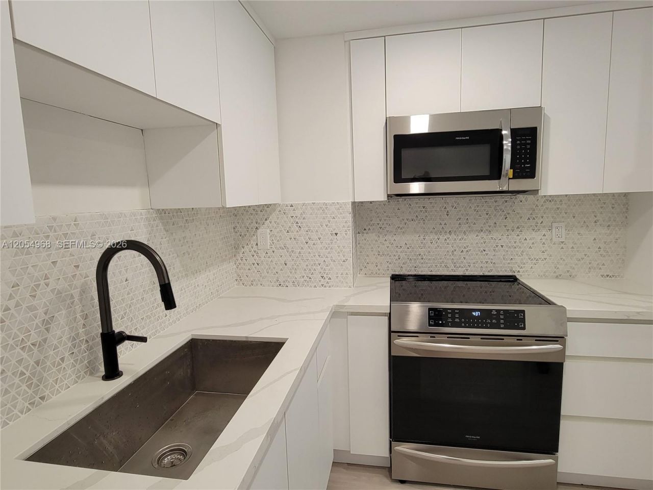 2655 Collins Ave , Unit 608, Miami Beach, FL 33140 Photo