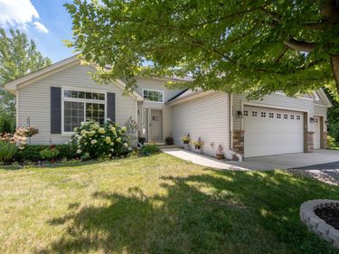 734 7th Street N, Montrose, MN 55363