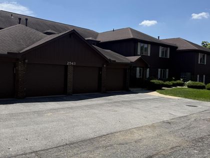 2543 E Lakeshore Drive  Crown Point, IN 46307