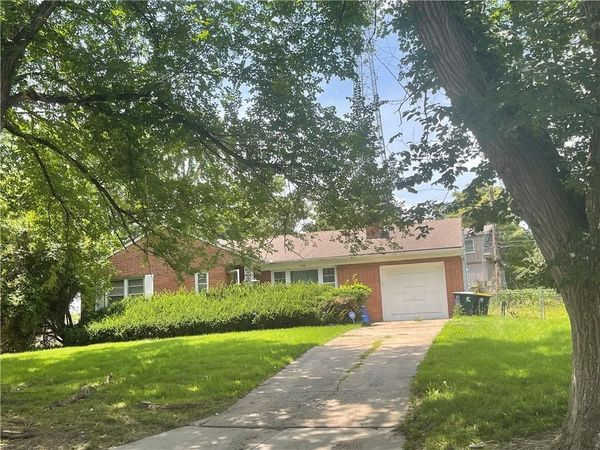 7524 Charlotte Street, Kansas City, MO 64131