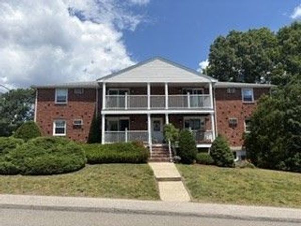 10 Zabriskie Dr, Unit E, Newburyport, MA 01950