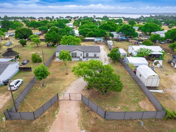 1106 Hi Line DR, Buchanan Dam, TX 78609