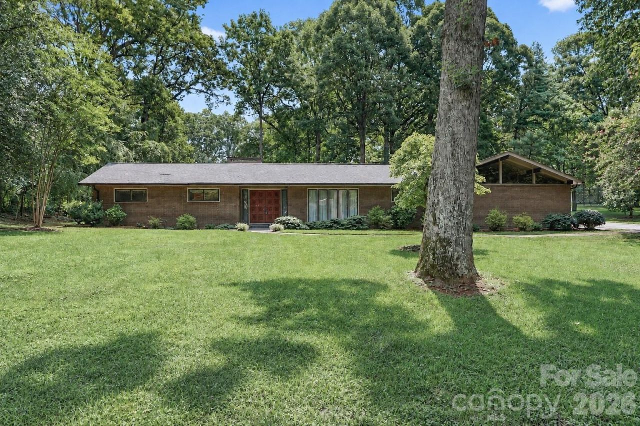 107 Augusta Drive, Statesville, NC 28625 Main Photo