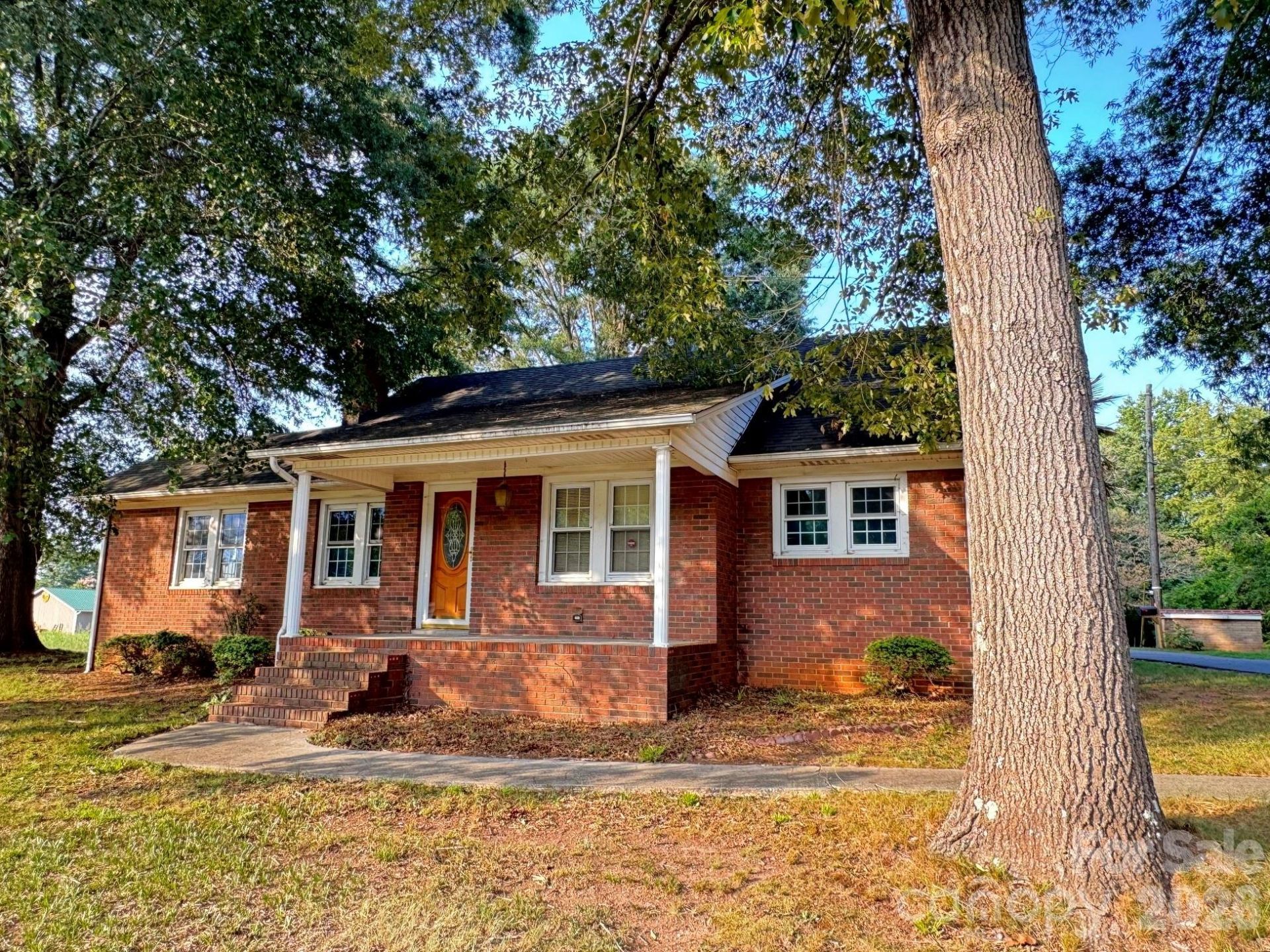 636 Nc 16 Highway N, Taylorsville, NC 28681 Main Photo