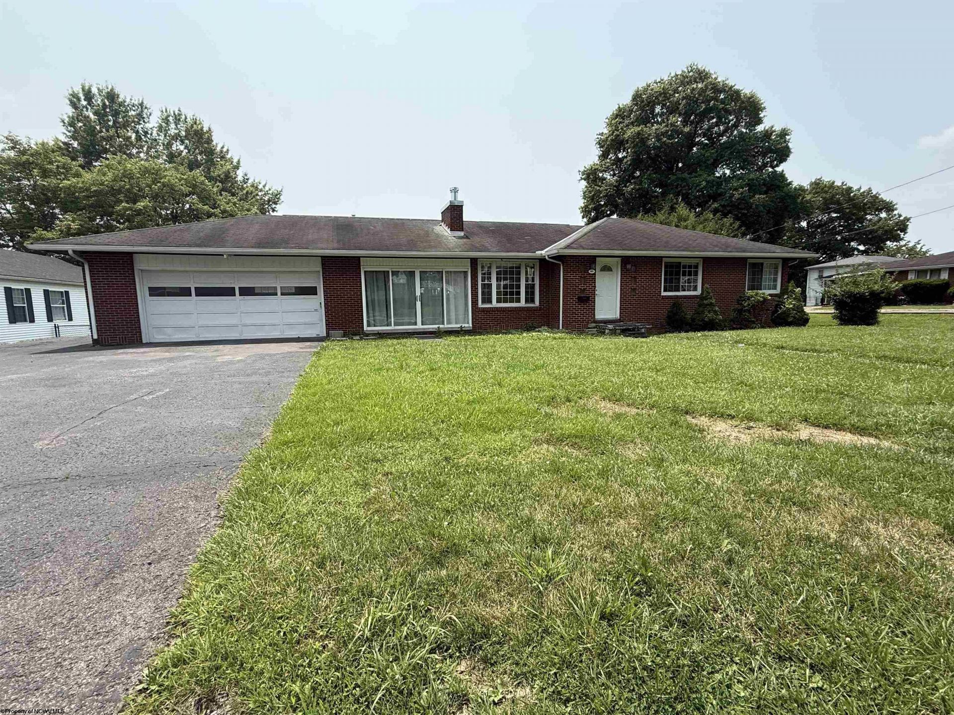 909 Johnson Avenue, Bridgeport, WV 26330 Main Photo