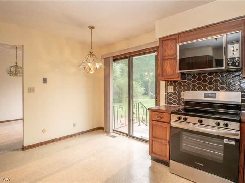 2421 Fairview Road , Uniontown, OH 44685 Photo 11