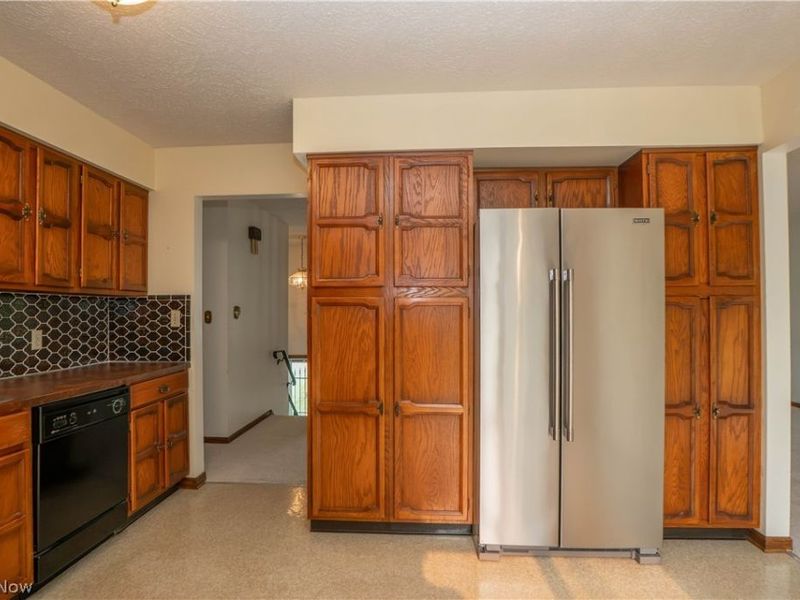 2421 Fairview Road, Uniontown, OH 44685 Photo 13