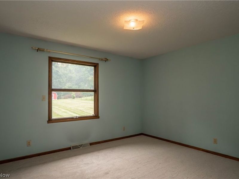 2421 Fairview Road, Uniontown, OH 44685 Photo 19