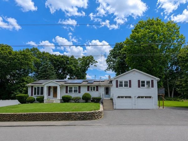 8 Rochelle St, Auburn, MA 01501