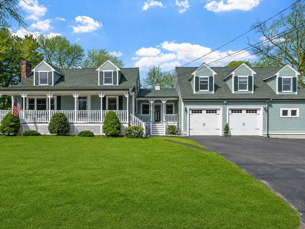 97 Hartwell Rd, Bedford, MA 01730