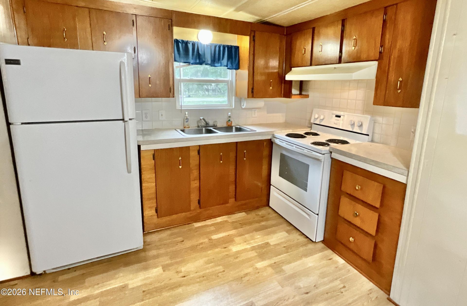 8232 Swan Lake Road, Melrose, FL 32666 Photo