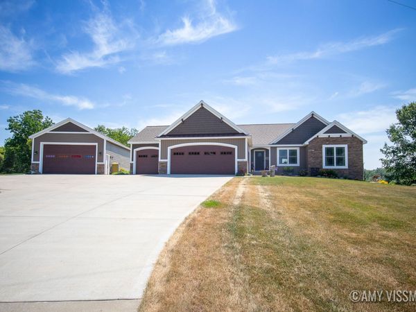 7774 Timpson Avenue SE, Alto, MI 49302