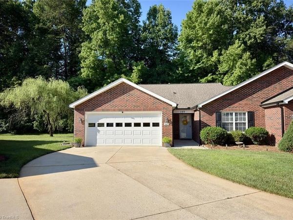 148 Wyndham Court , High Point, NC 27265