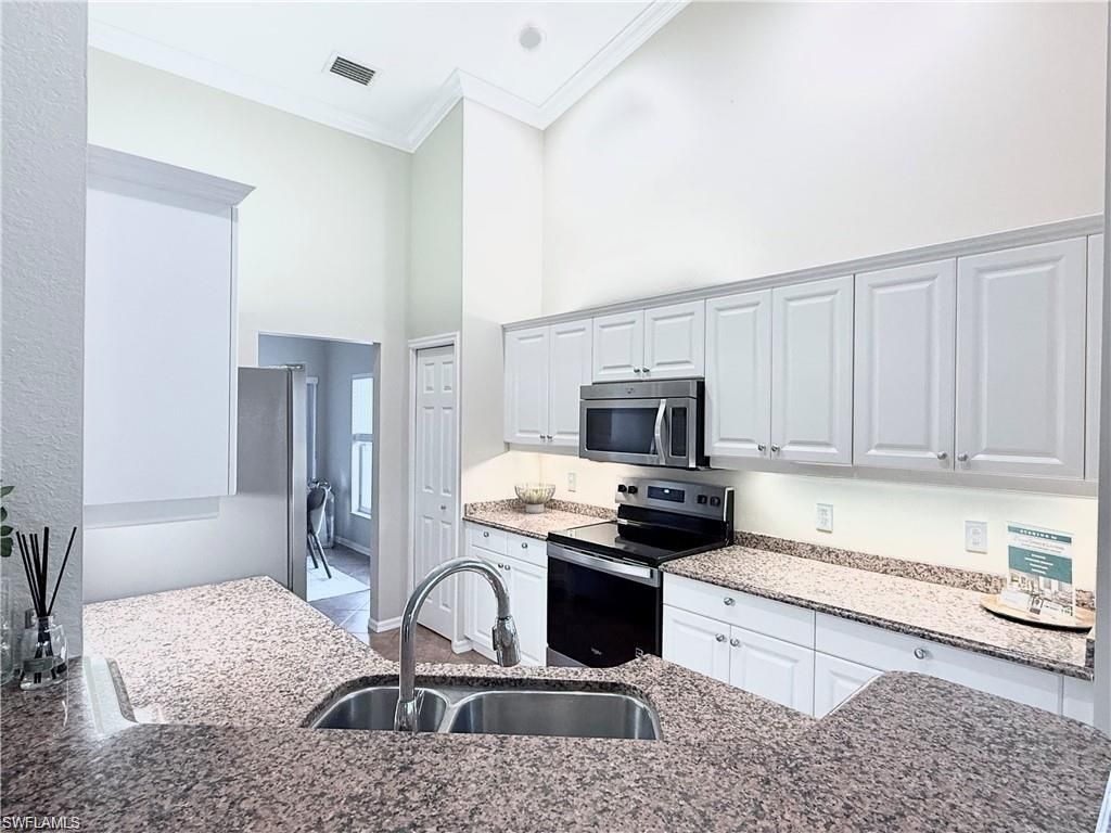 5640 Northboro Dr , Unit 201, Naples, FL 34110 Photo