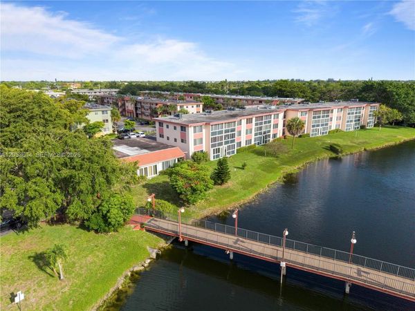 5950 Del Lago Cir, Unit 106, Sunrise, FL 33313