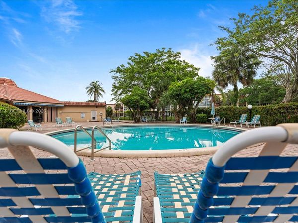 5950 Del Lago Cir, Unit 106, Sunrise, FL 33313